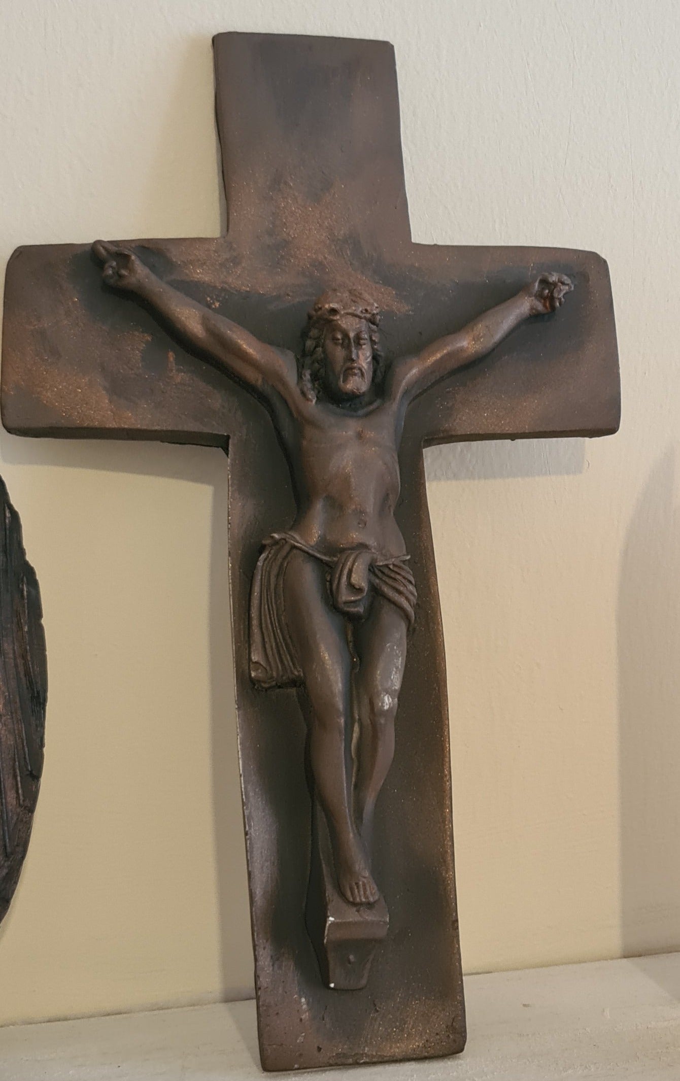Eternal Guardian Jesmonite Crucifix – Black with Metal Plating, Handcrafted Spiritual Symbol in Customizable Colors