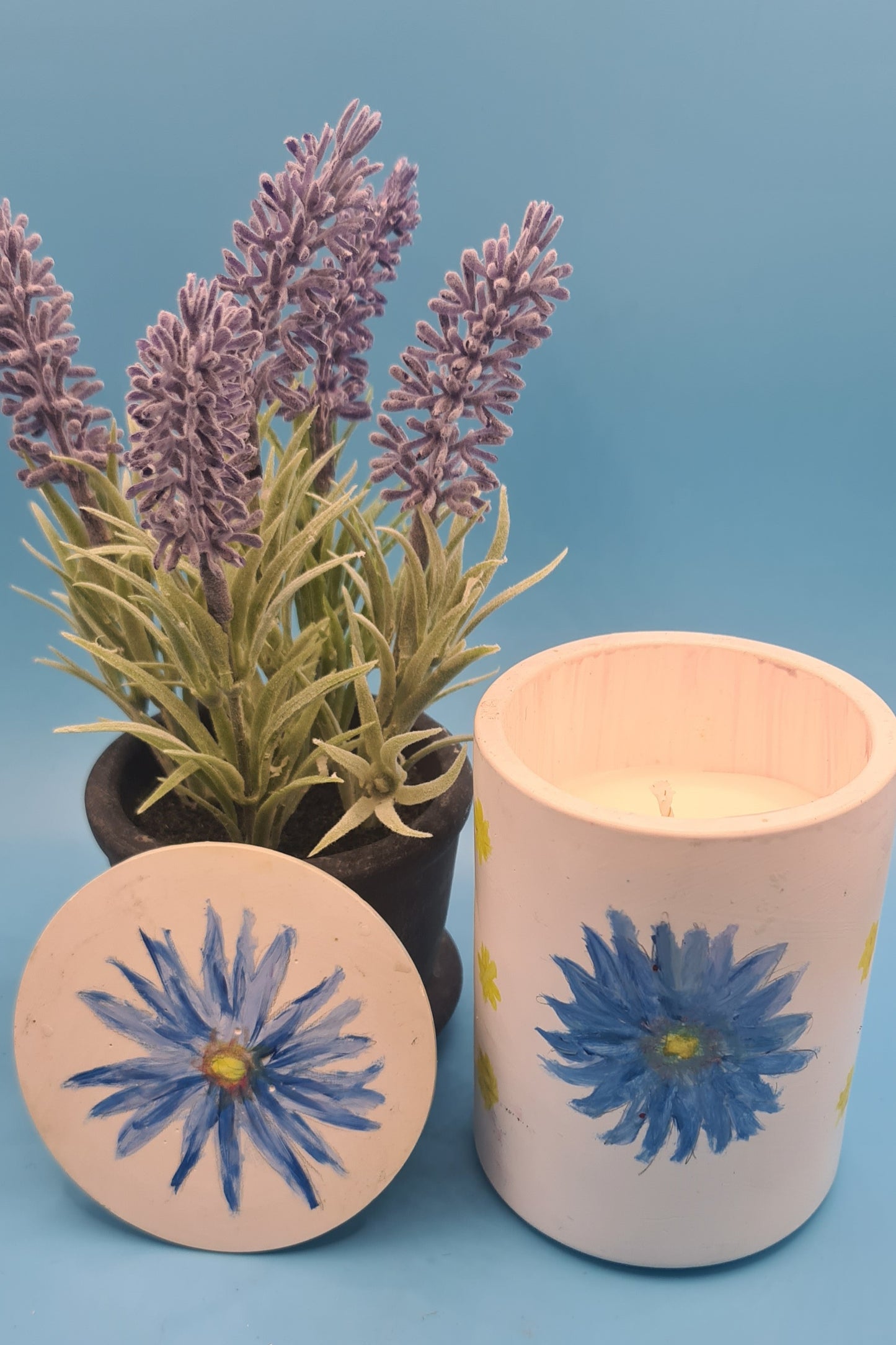 Bluebird's Symphony: Cornflower and Feather Candle